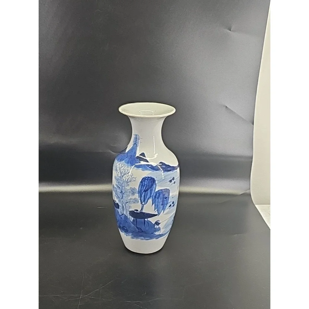 19th Century Japanese blue white vase hand painted decorative